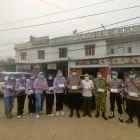 Peduli Dampak Kabut Asap, Babinsa Muara Tebo Bersama Puskesmas dan Polri Bagikan Masker Gratis