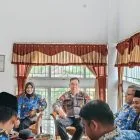 Babinsa Koramil 416-07/Rimbo Bujang Jalin Sinergi dengan Camat dan Staf melalui Komsos