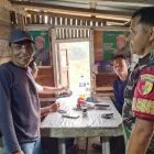 Babinsa Komsos Bersama Warga, Sertu Doni Son Putra Imbau Masyarakat Jaga Kamtibmas di Desa Sirih Sekapur Perkembangan